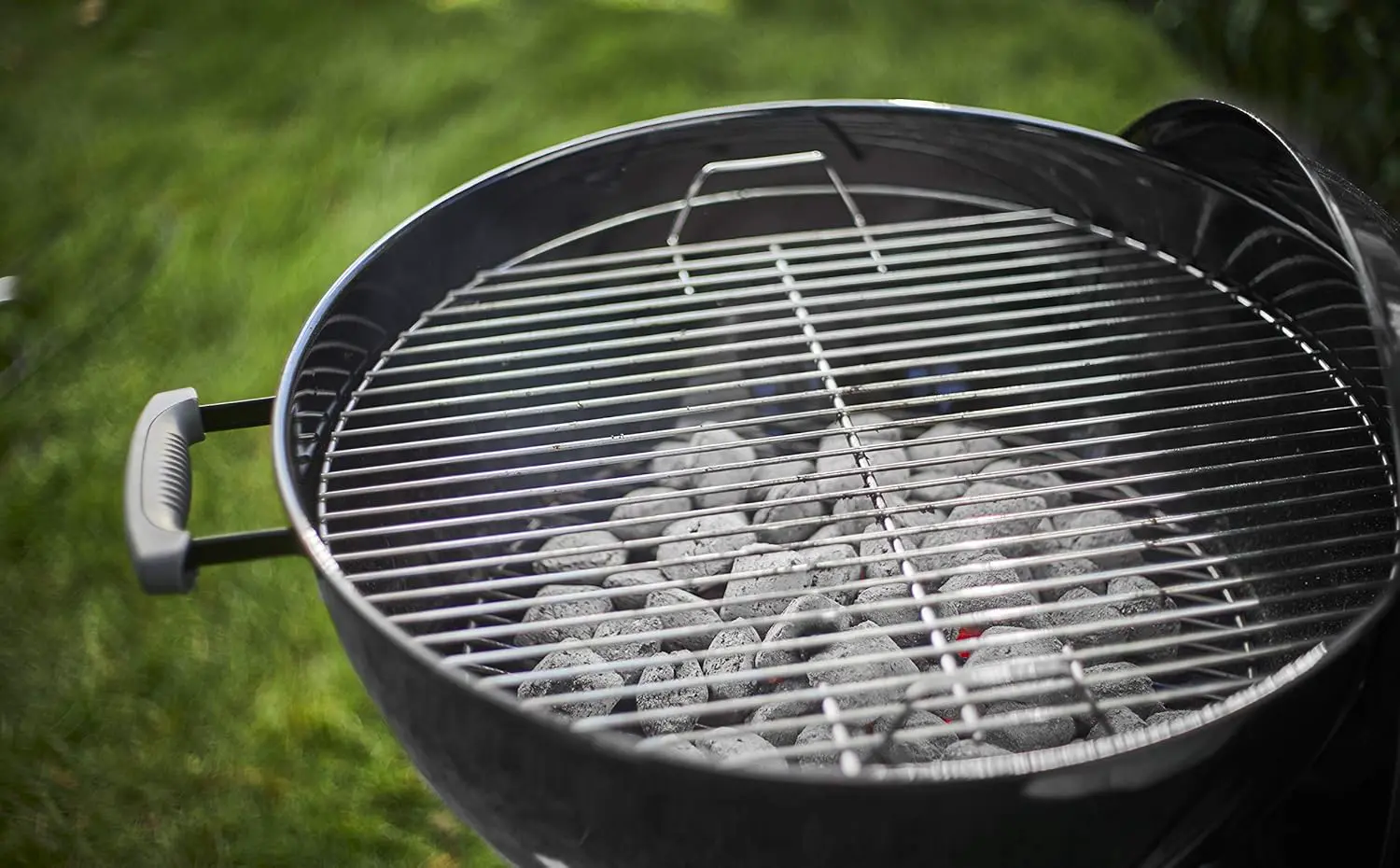 Barbecue weber en métal vue 4