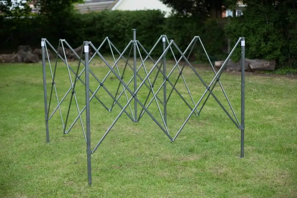 Tonnelle en métal noir 3x3 m vue 2