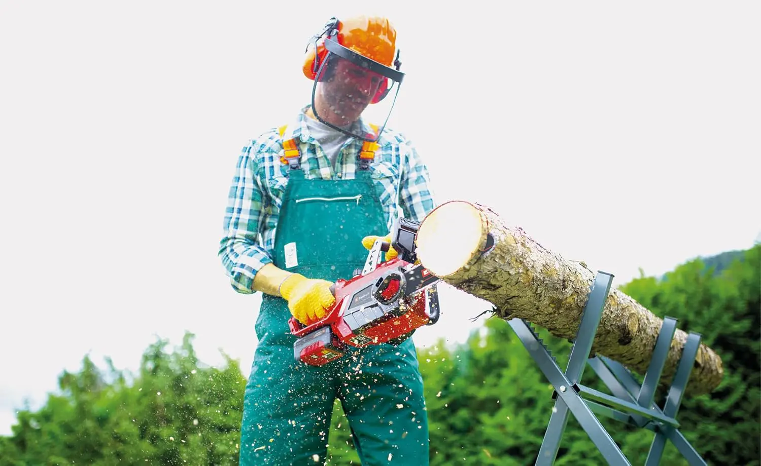 Tronçonneuse thermique en bois vue 4