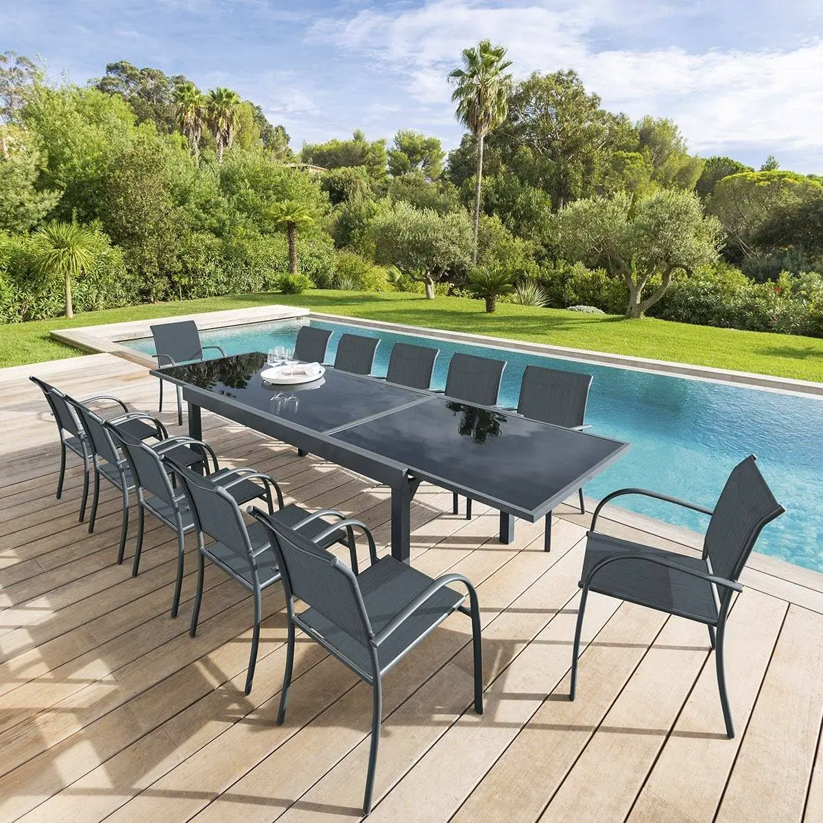 Table de jardin en métal gris vue 2