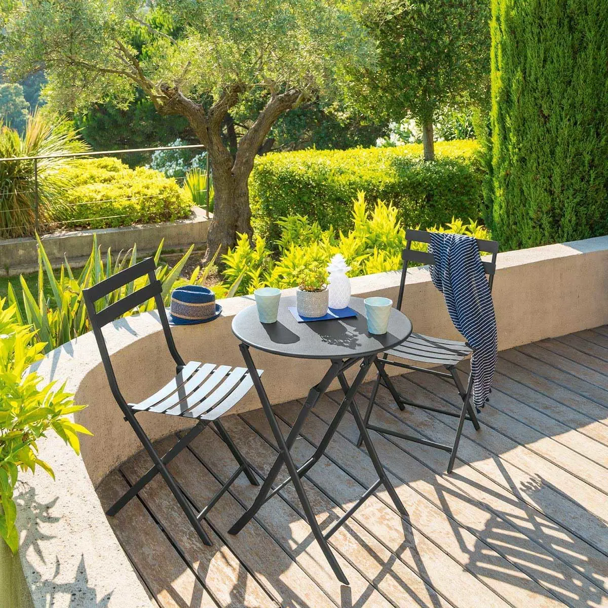 Table de jardin 2 places en métal gris vue 2