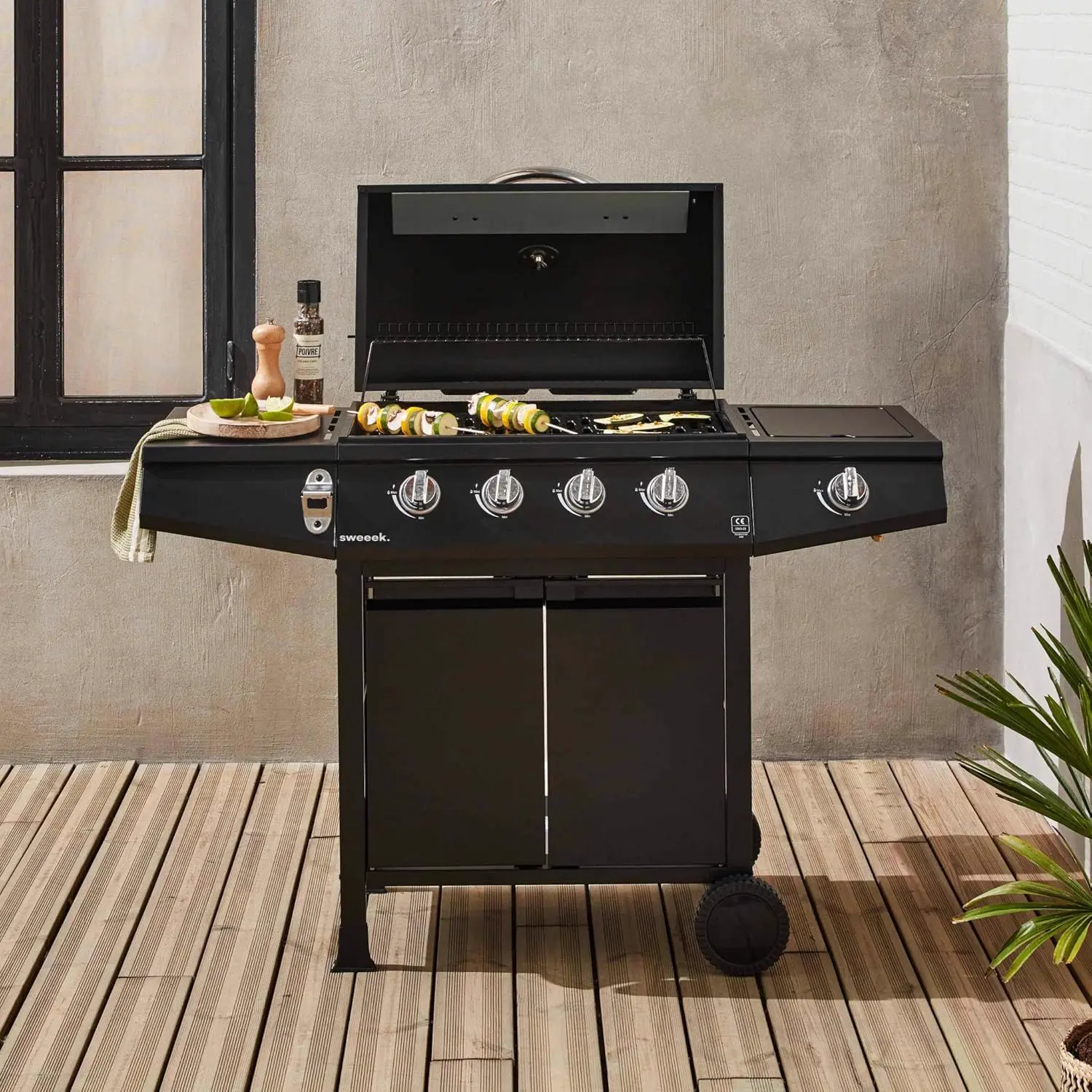 Barbecue à gaz en métal noir vue 5