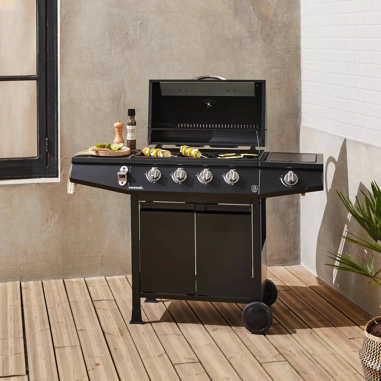 Barbecue à gaz en métal noir vue 6