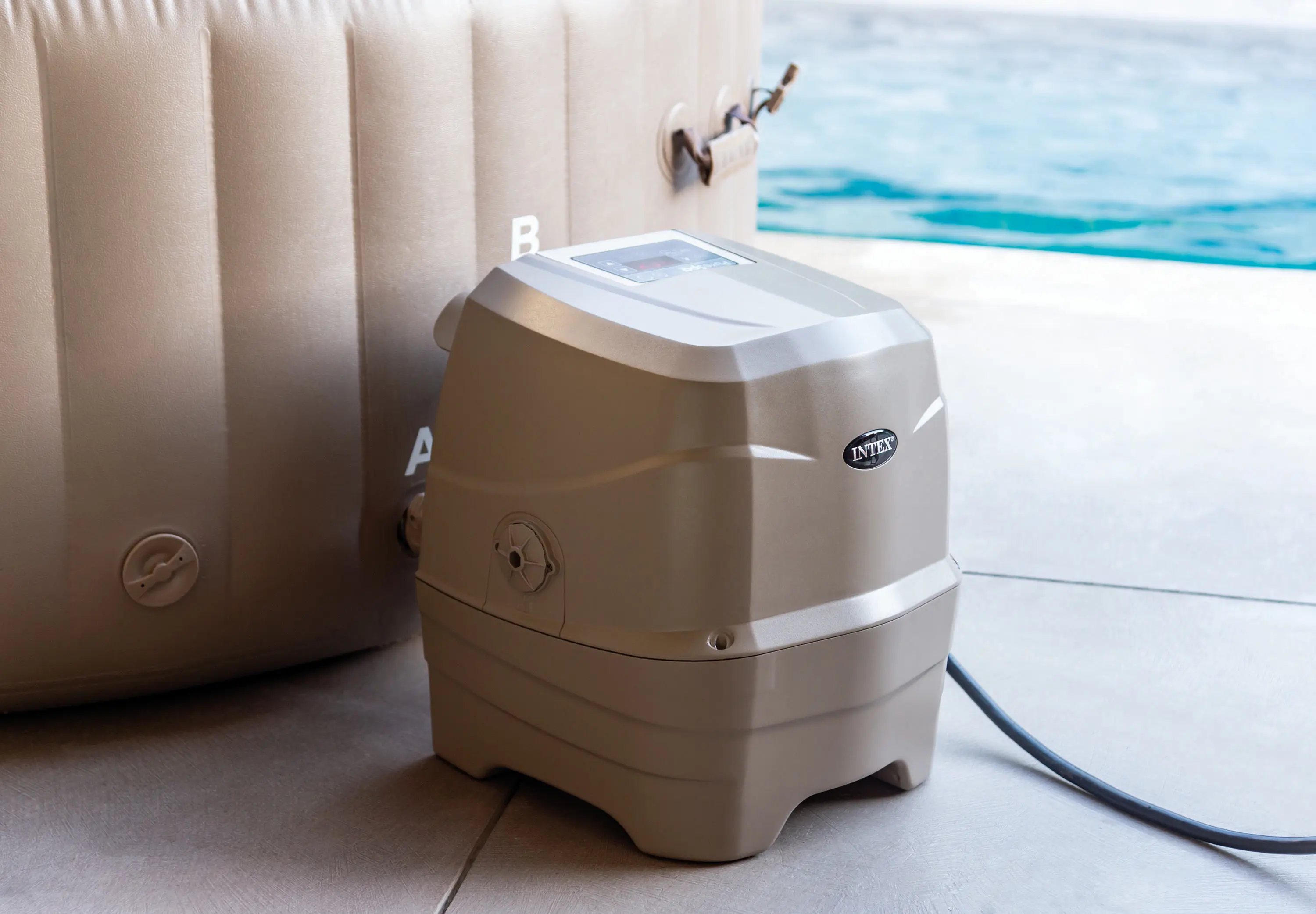 Spa gonflable 2 personnes 6 places beige — contenu détaillé 4