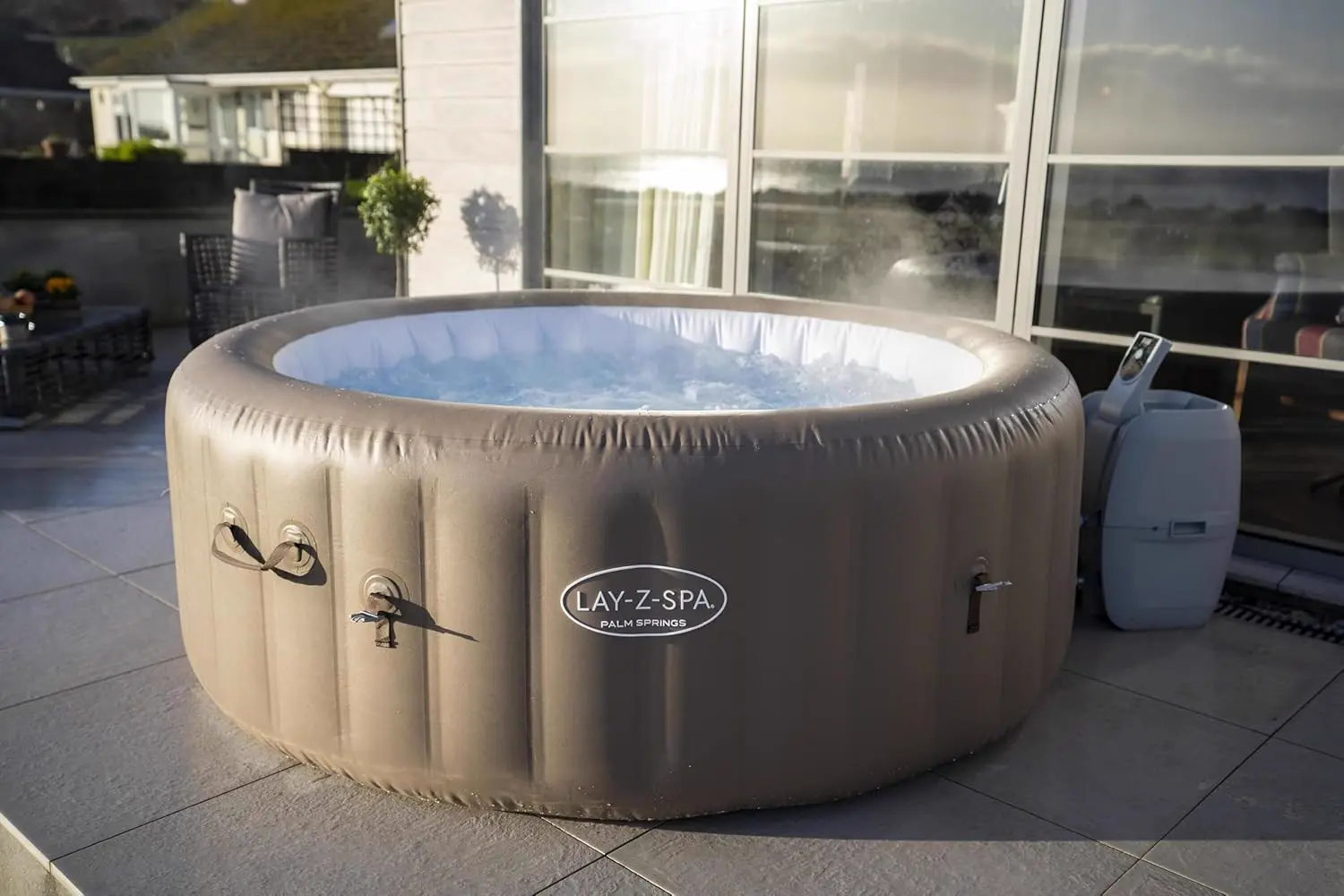 Spa gonflable 2 personnes 6 places vue 2