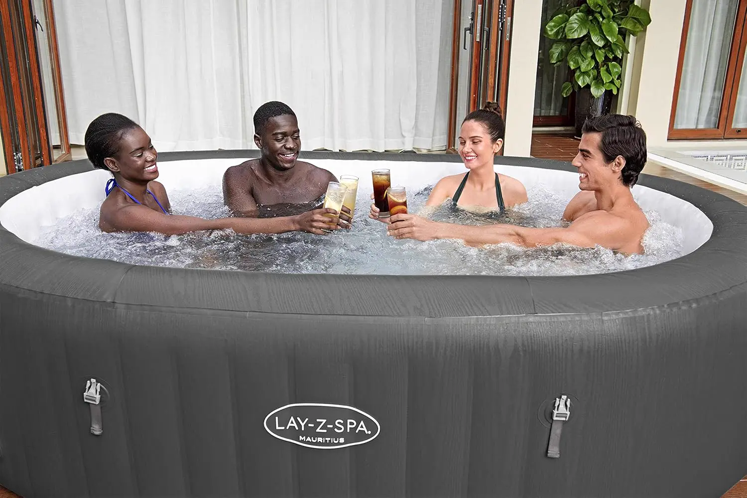 Spa gonflable 6 personnes 7 places vue 24