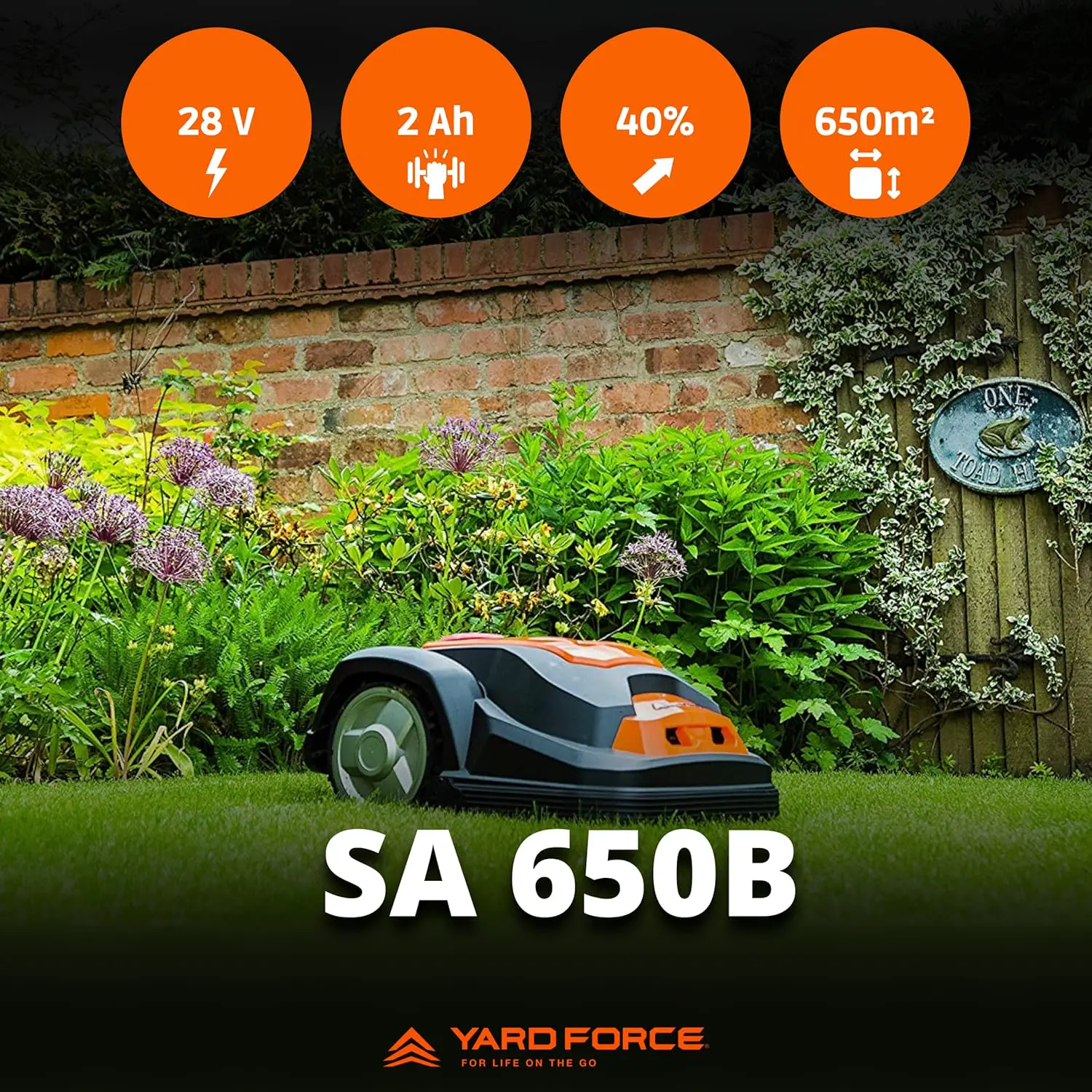 Robot tondeuse orange vue 5