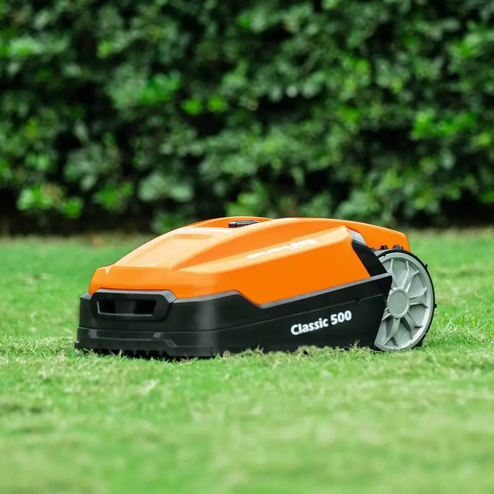 Robot tondeuse noir vue 5