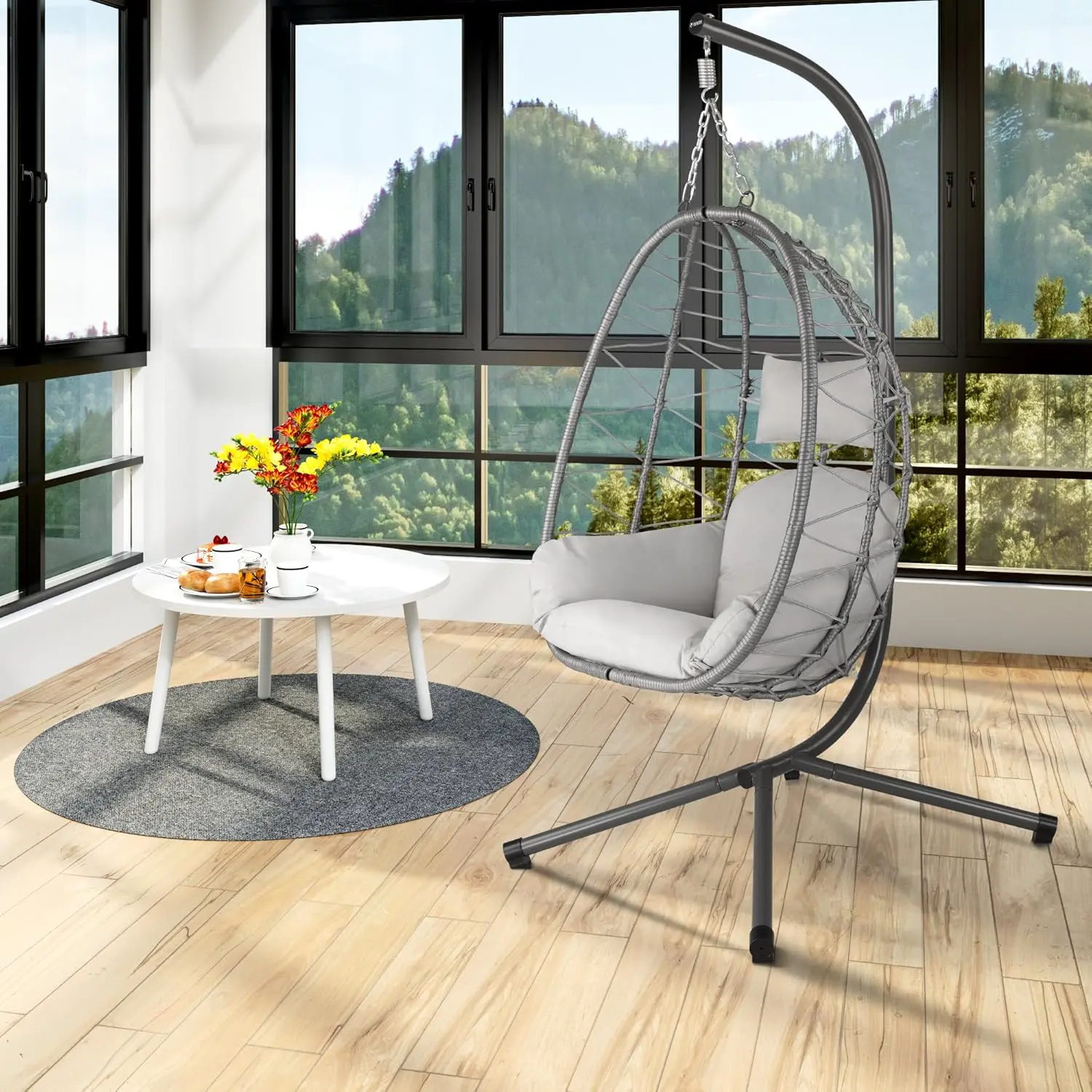 Fauteuils suspendus en métal gris vue 2