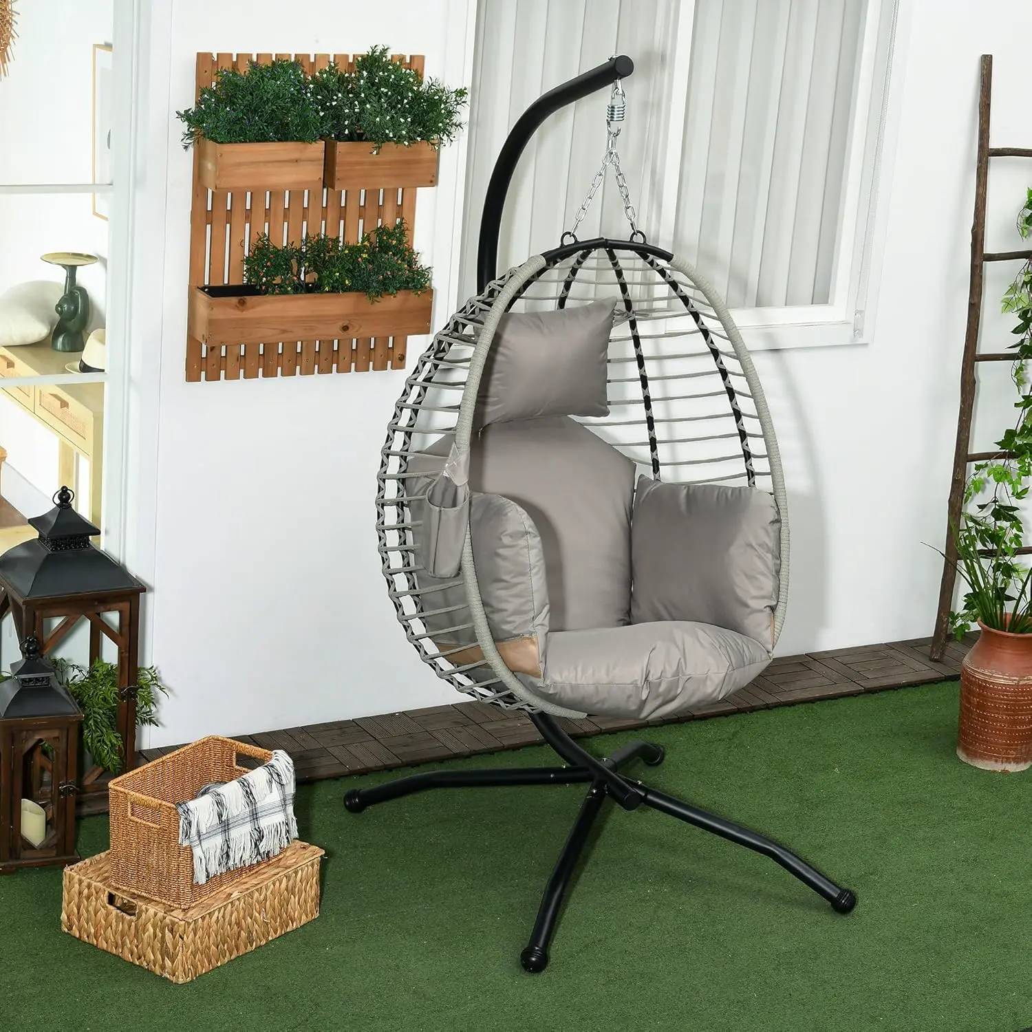 Fauteuils suspendus en métal gris vue 2