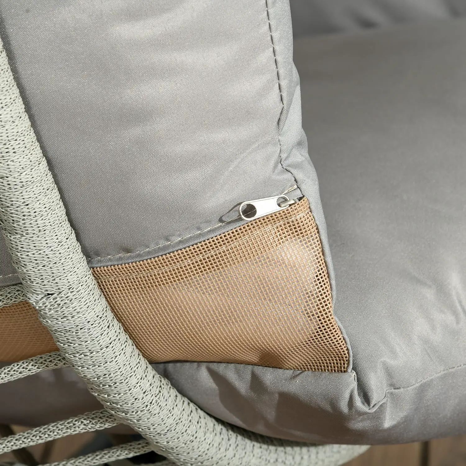 Fauteuils suspendus en métal gris vue 8