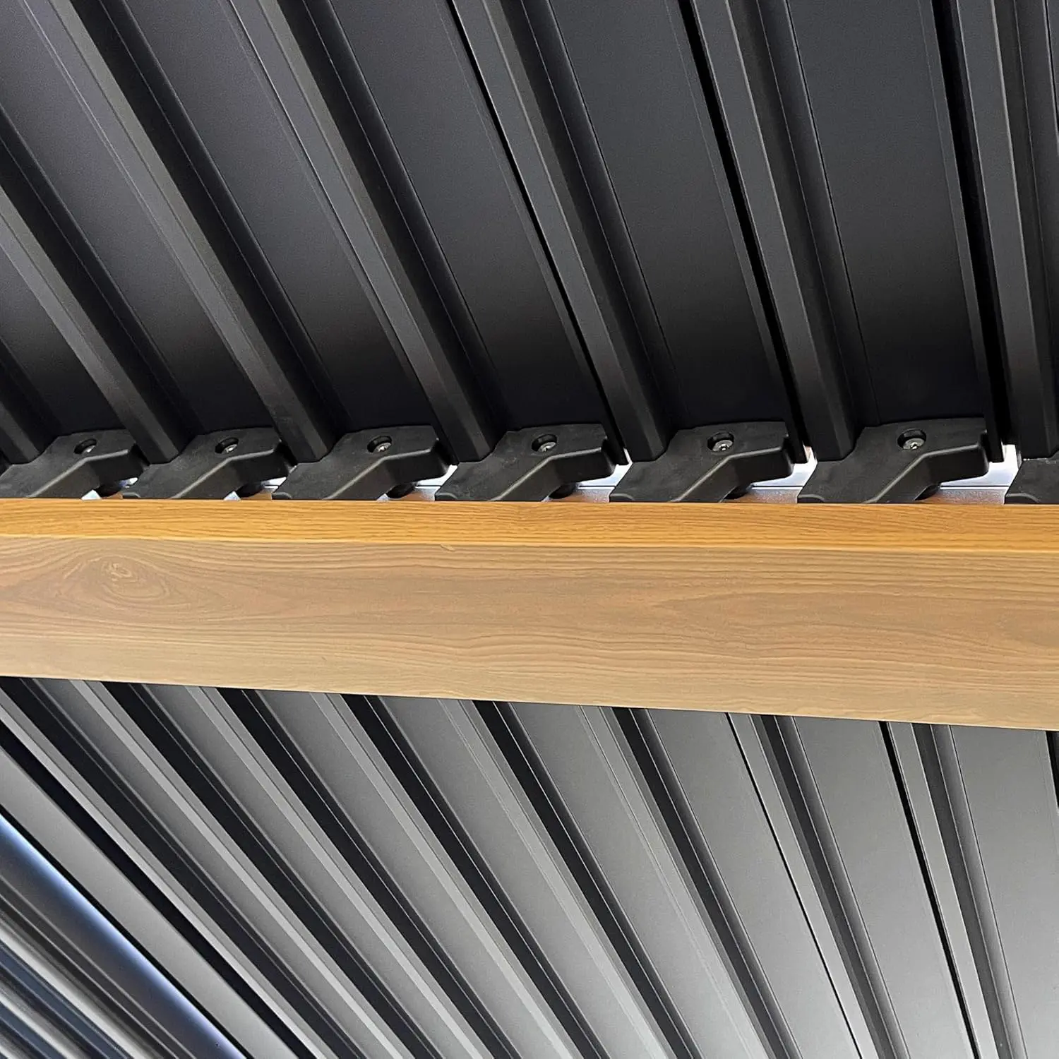 Pergola en aluminium noir 3x4 m vue 9