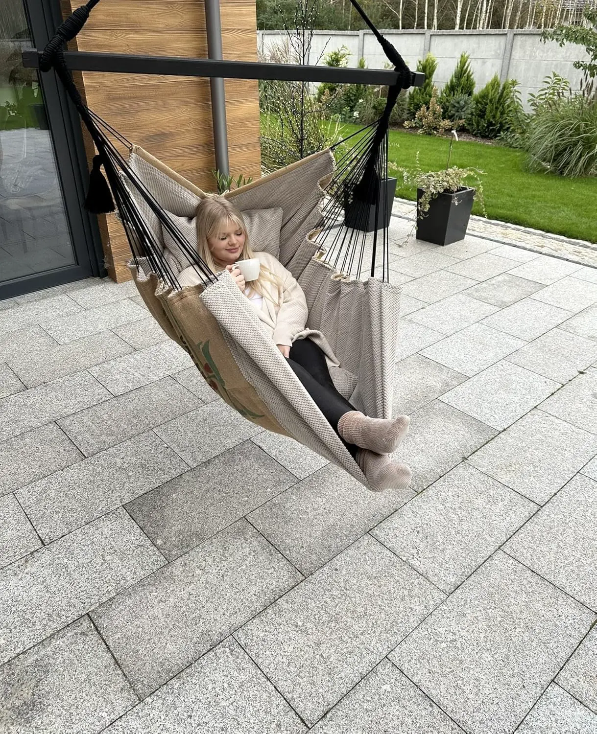 Fauteuils suspendus beige vue 3