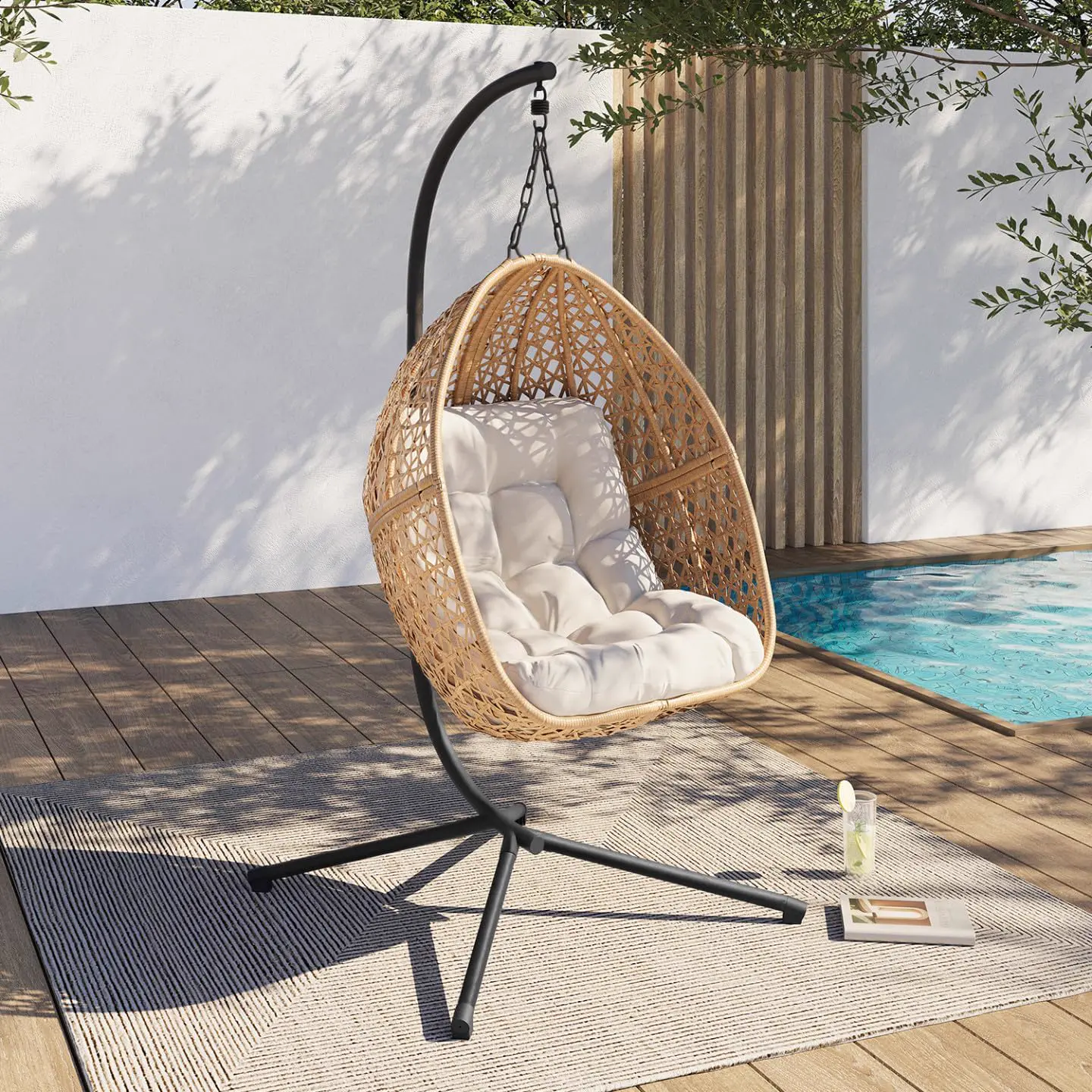 Fauteuils suspendus en rotin noir vue 2
