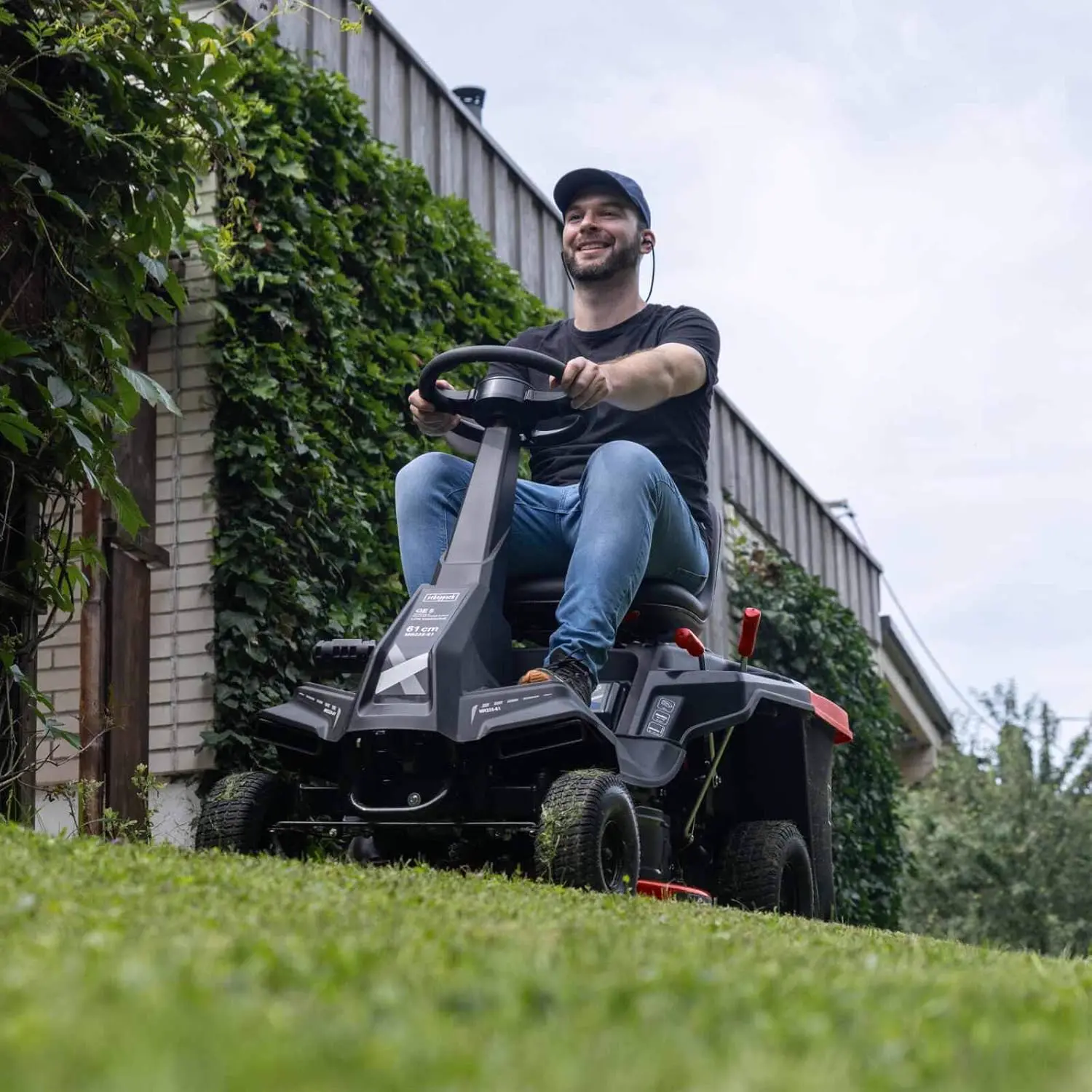 Tondeuse autoportée en métal autoportée vue 2