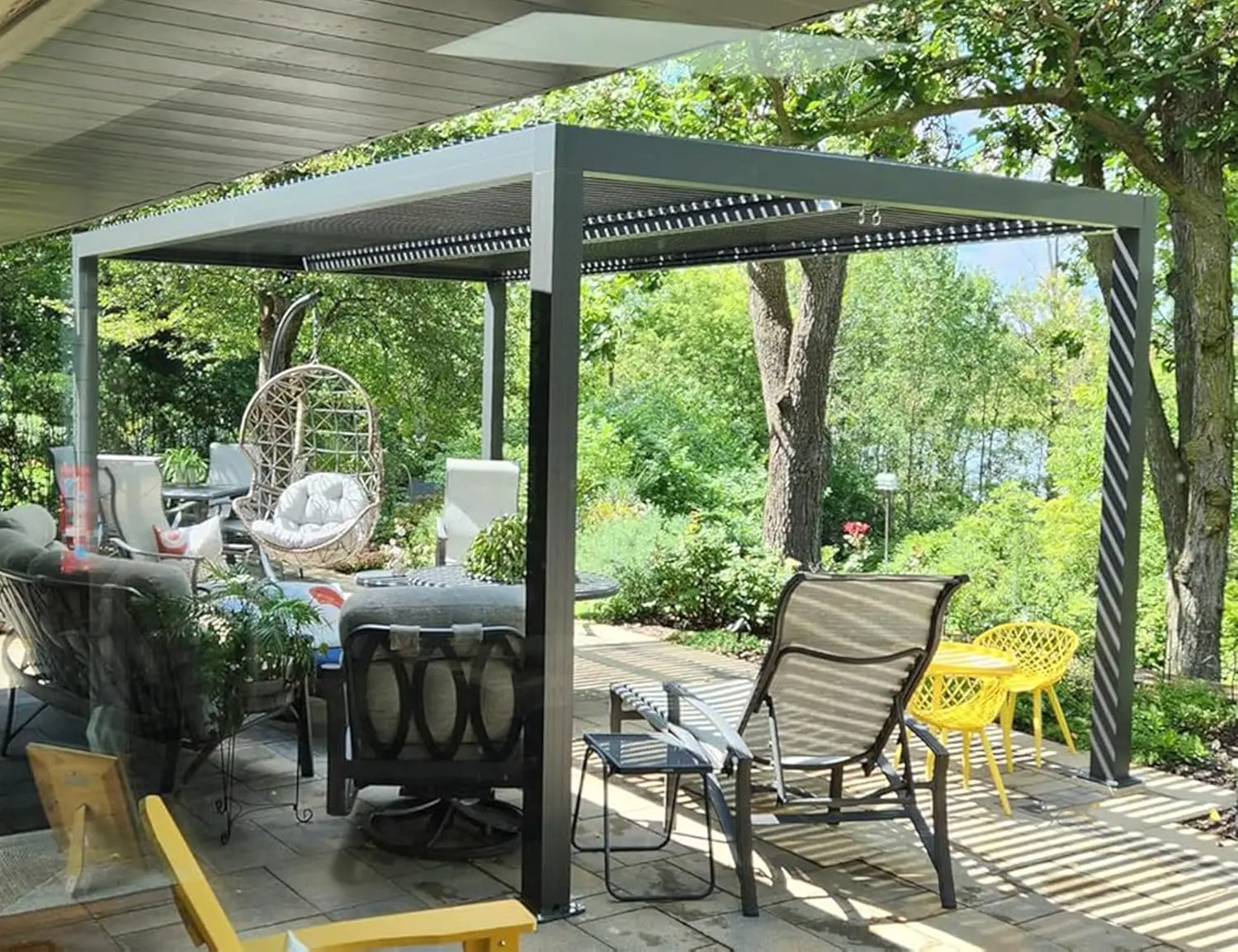 Pergola en aluminium gris 4,8x3 m vue 2