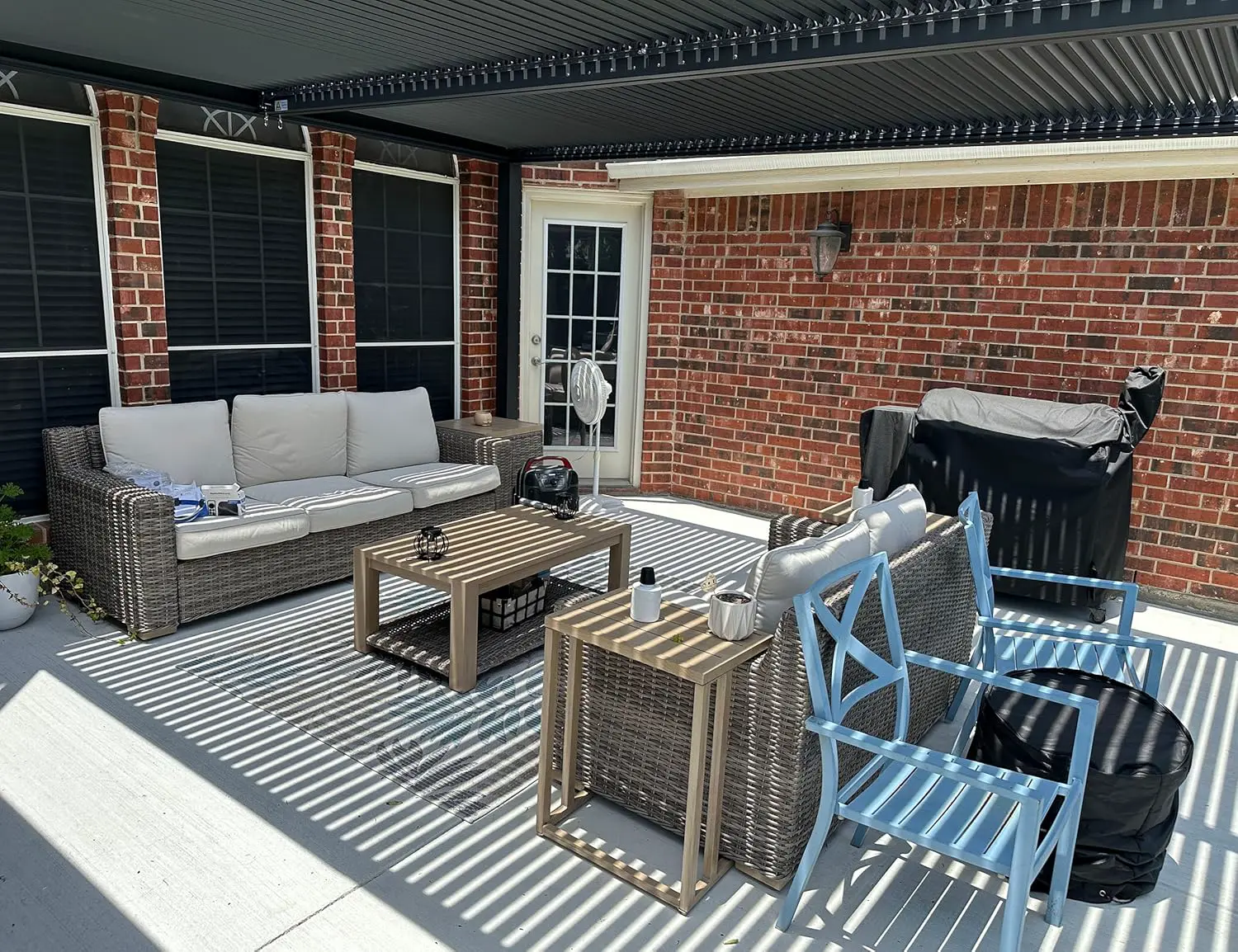 Pergola en aluminium gris 4,8x3 m vue 3