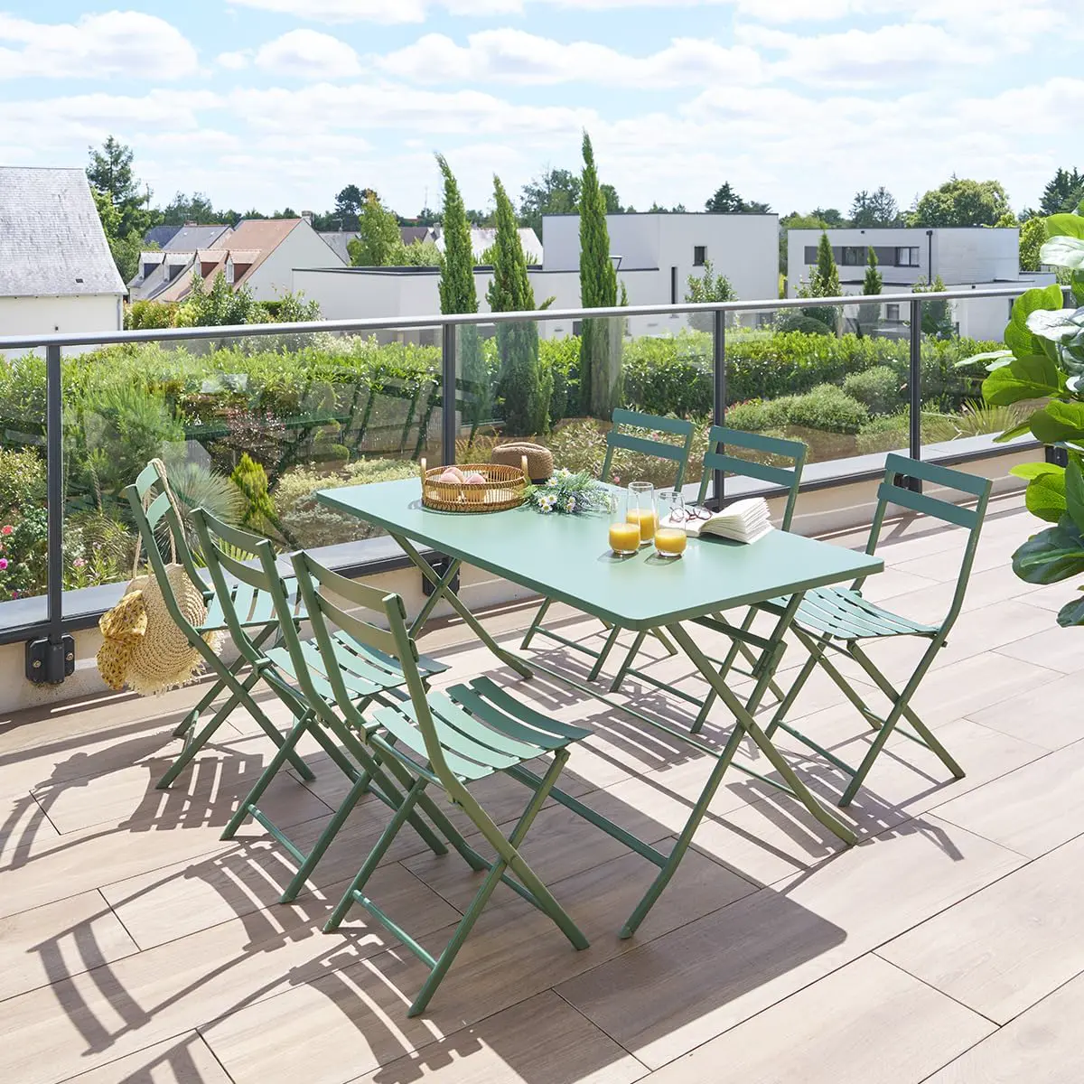 Table de jardin 6 places en métal vert vue 2