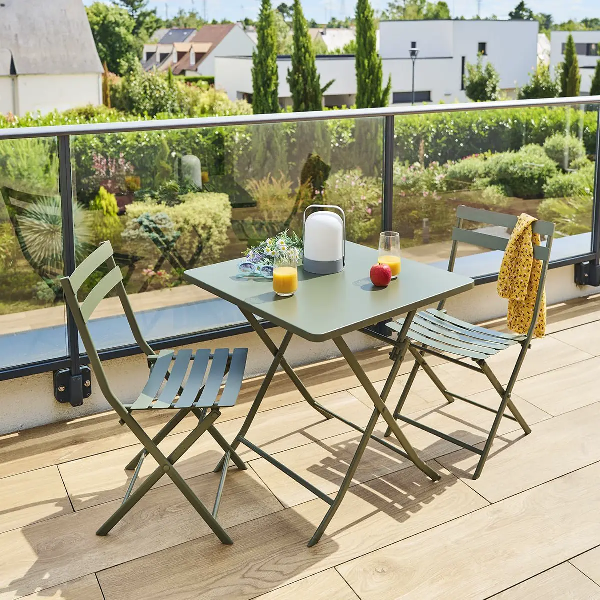 Table de jardin 2 places en métal vert vue 2