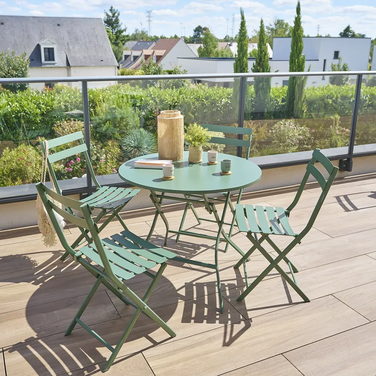 Table de jardin 4 places en métal vert vue 2