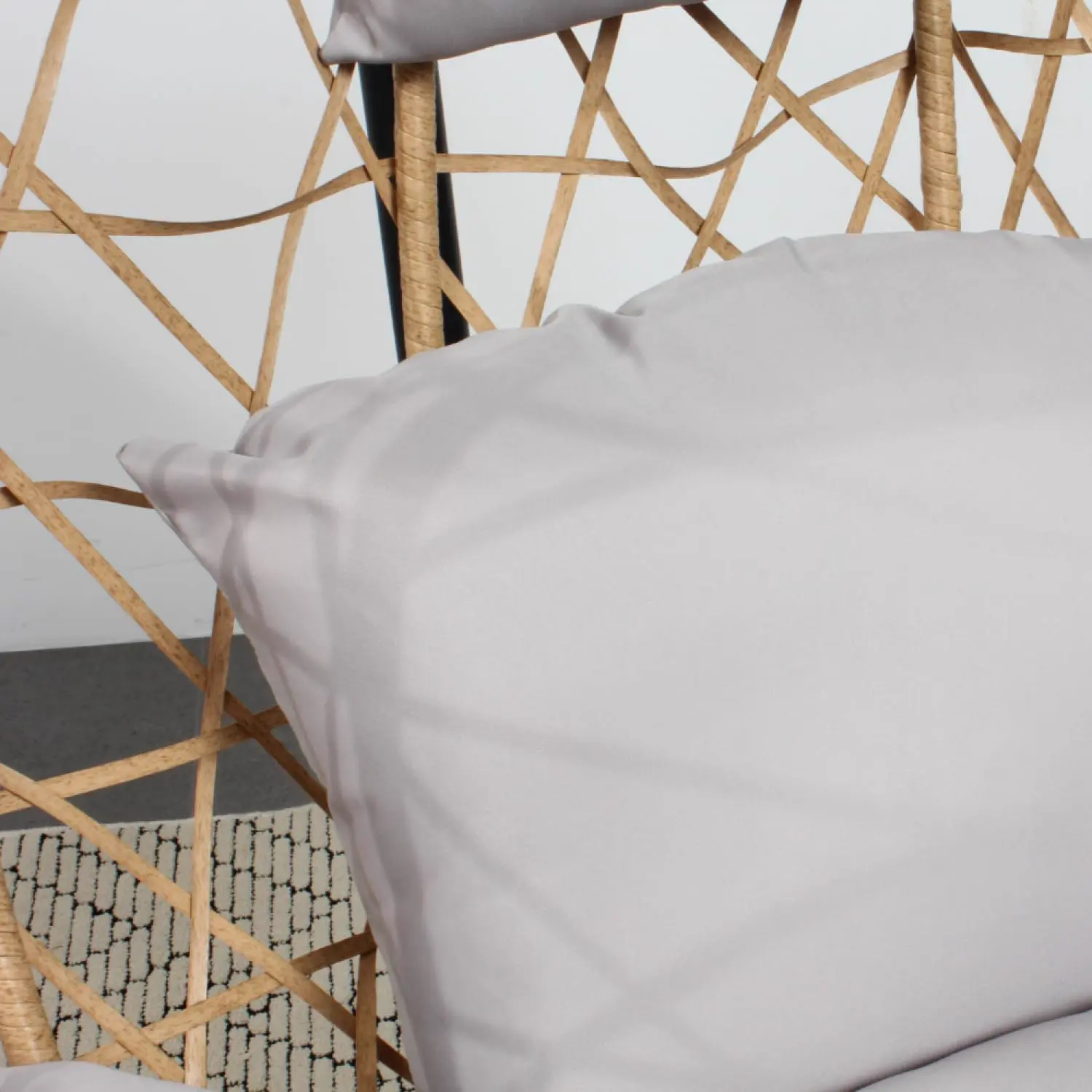 Fauteuils suspendus en résine naturel vue 5