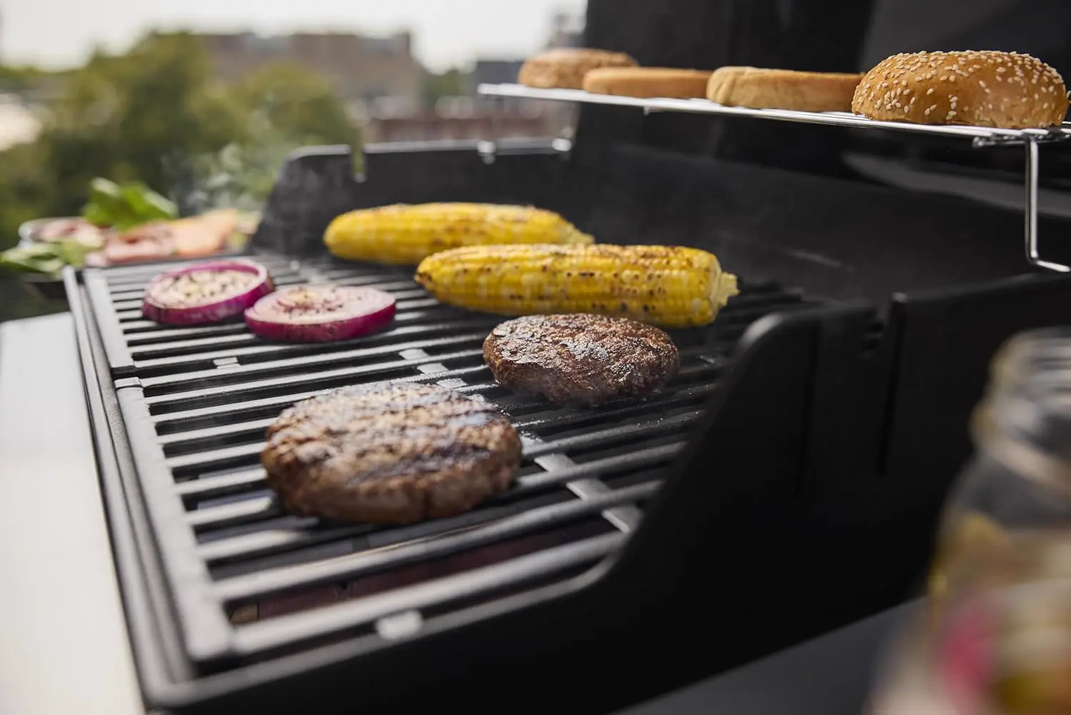 Barbecue weber noir 51 m² vue 10