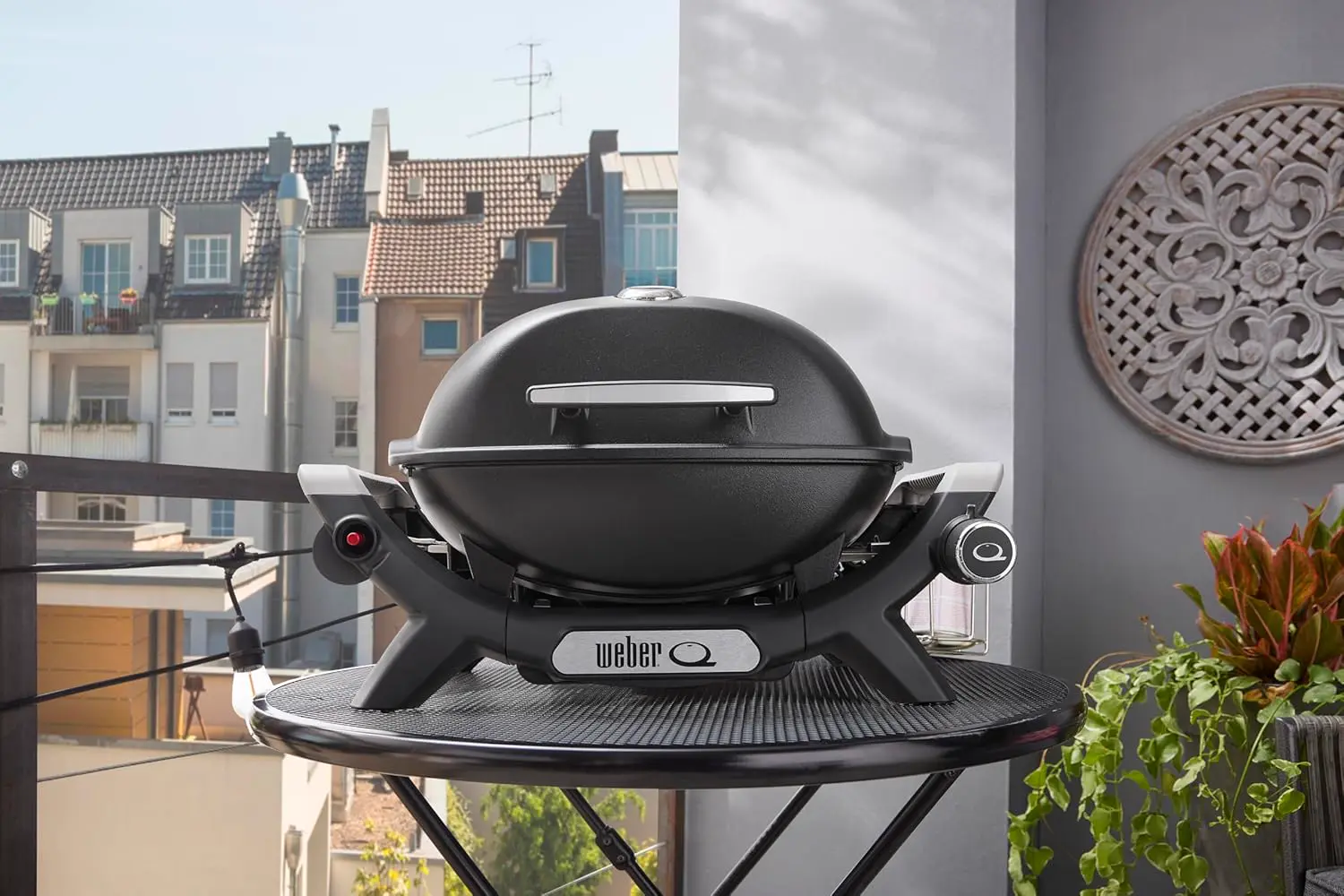 Barbecue weber en aluminium noir vue 10