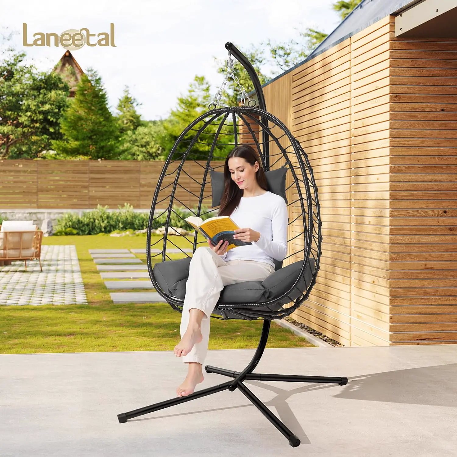 Fauteuils suspendus en rotin gris vue 2
