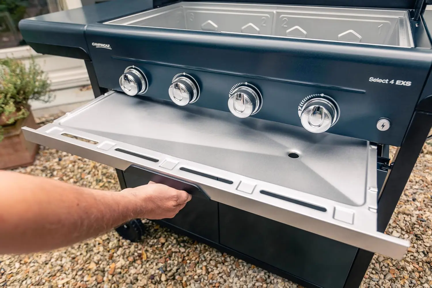 Barbecue à gaz en métal 3 m² vue 5