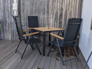 Table de jardin 6 places en aluminium gris — contenu détaillé 9