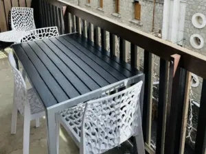 Table de jardin 6 places en aluminium gris — contenu détaillé 10