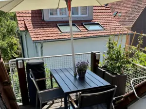 Table de jardin 6 places en aluminium gris — contenu détaillé 11