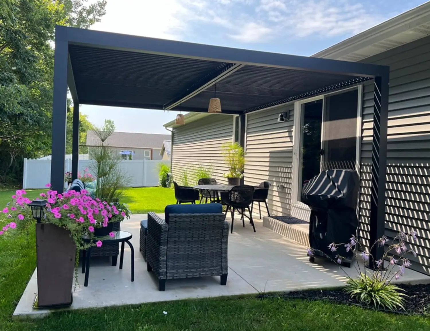Pergola bioclimatique 4,24 x 3,68 m – Lattes réglables en aluminium de 15,6 m² – Auvent de jardin – Pergola grise pour terrasse et arrière-cour