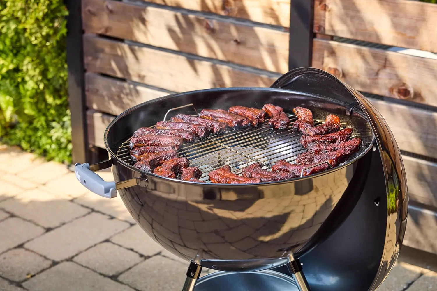 Barbecue weber en métal noir vue 18