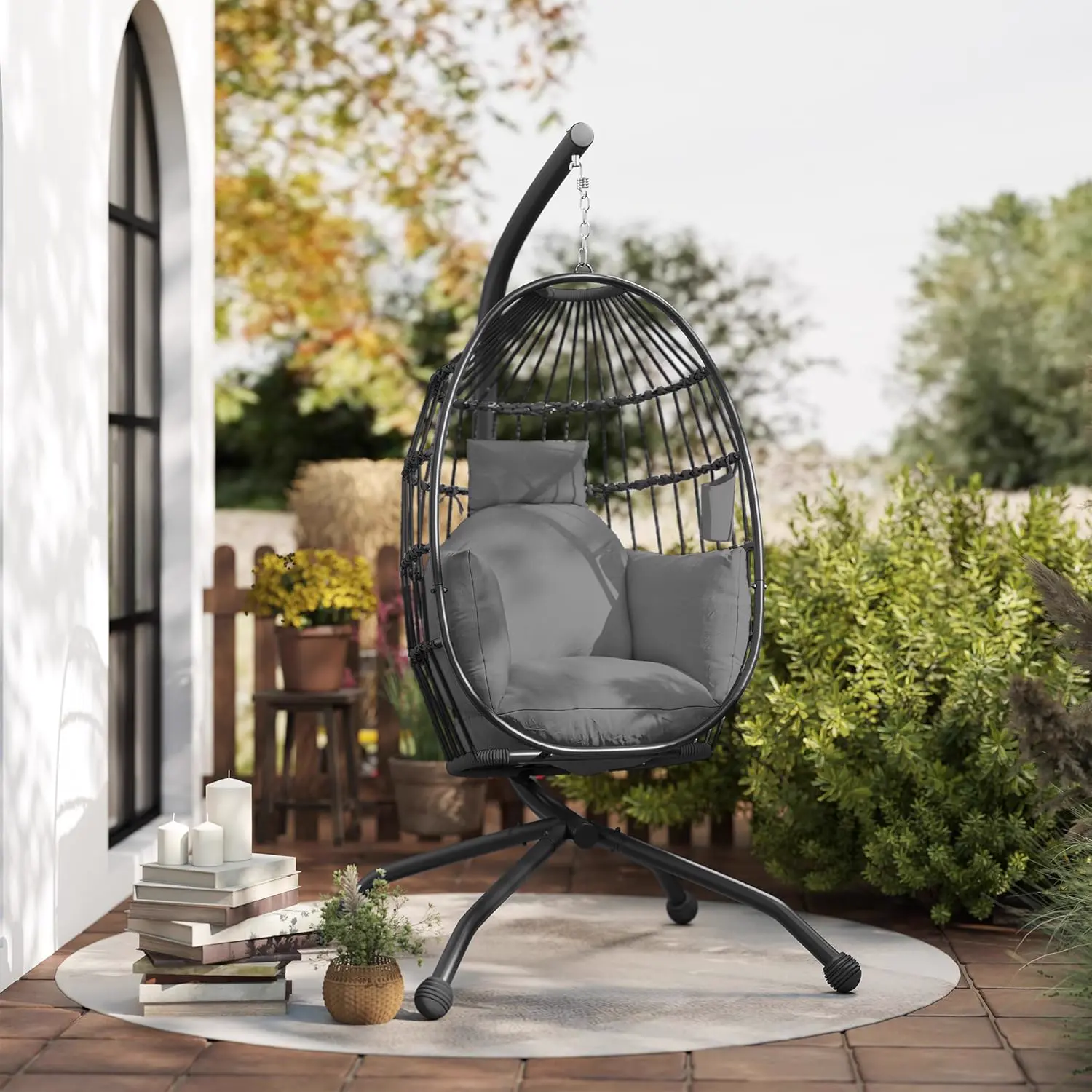 Fauteuils suspendus en métal gris vue 9