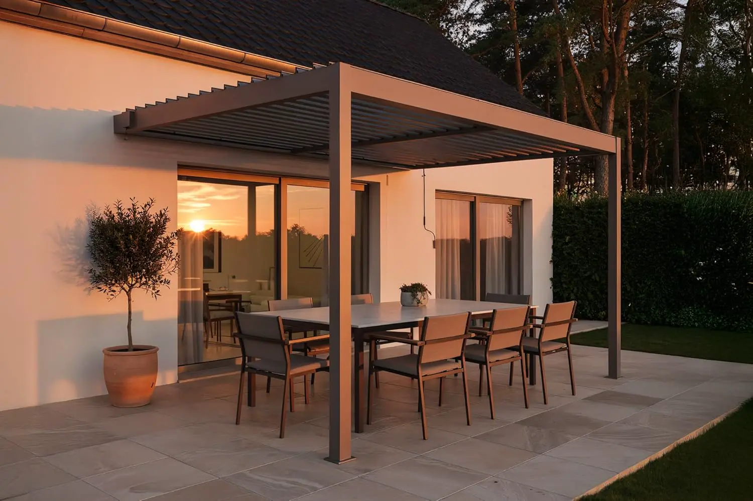 Pergola en aluminium taupe 4x3 m adossée vue 3