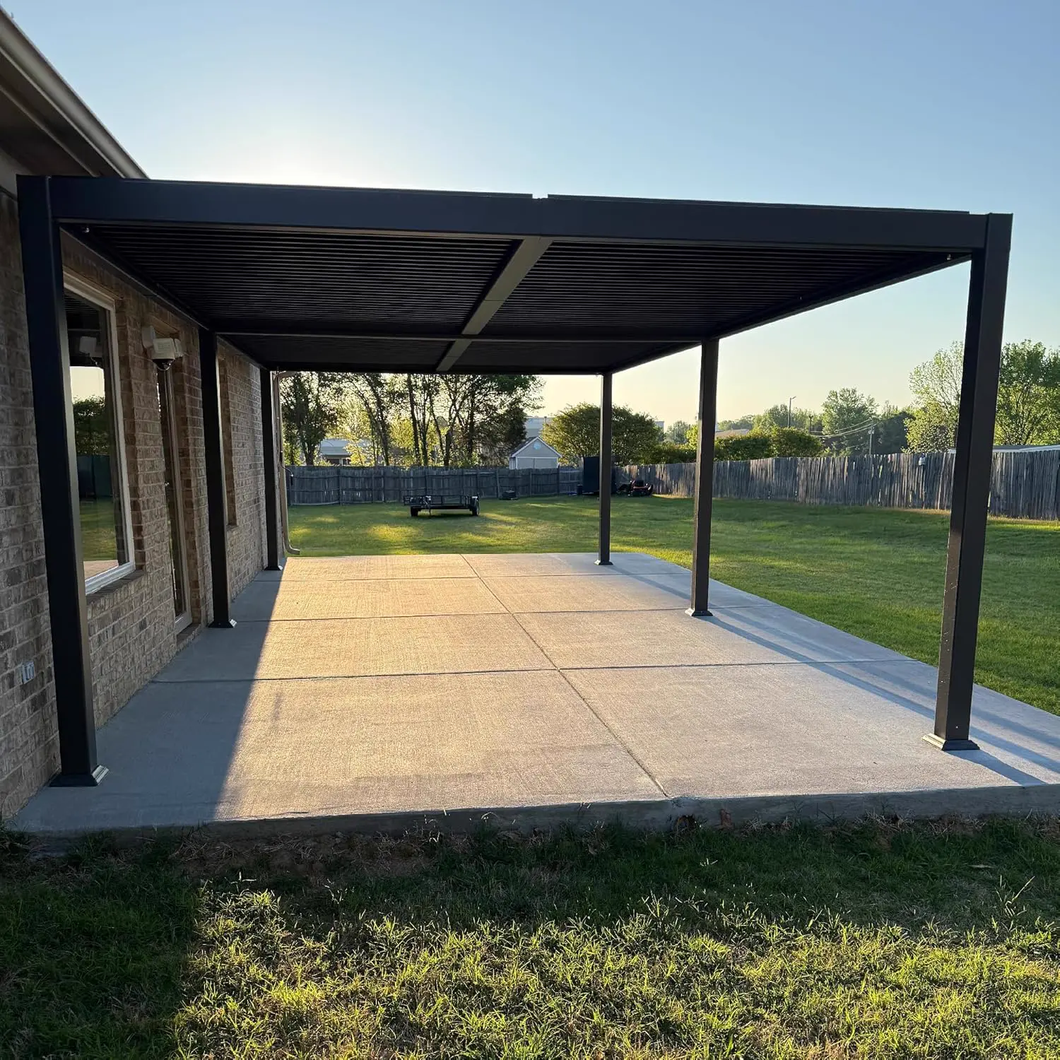 Pergola en aluminium gris 4x6 m vue 2