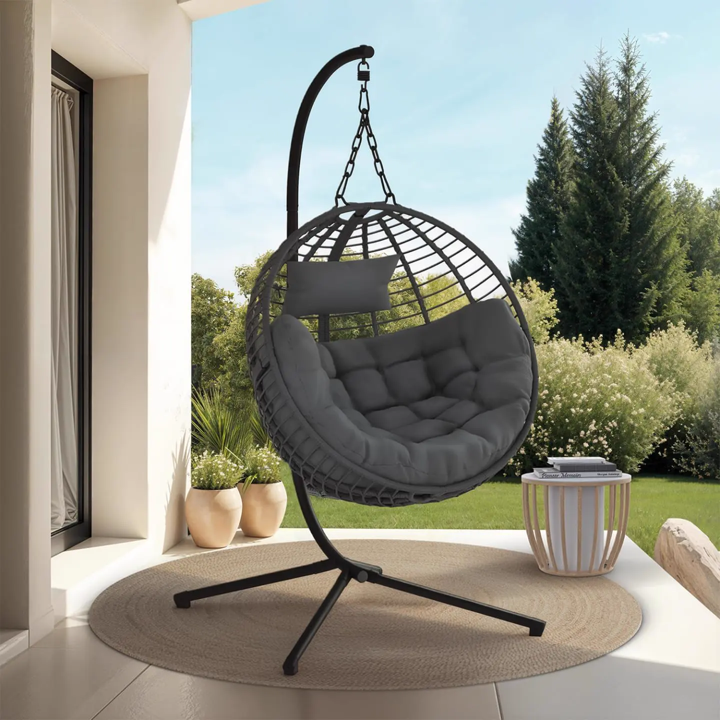 Fauteuils suspendus en rotin gris vue 2