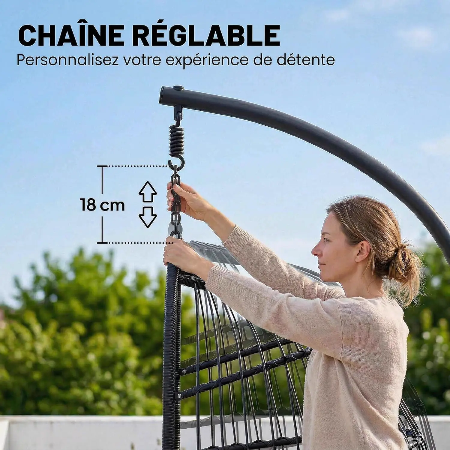 Fauteuils suspendus en métal gris vue 6