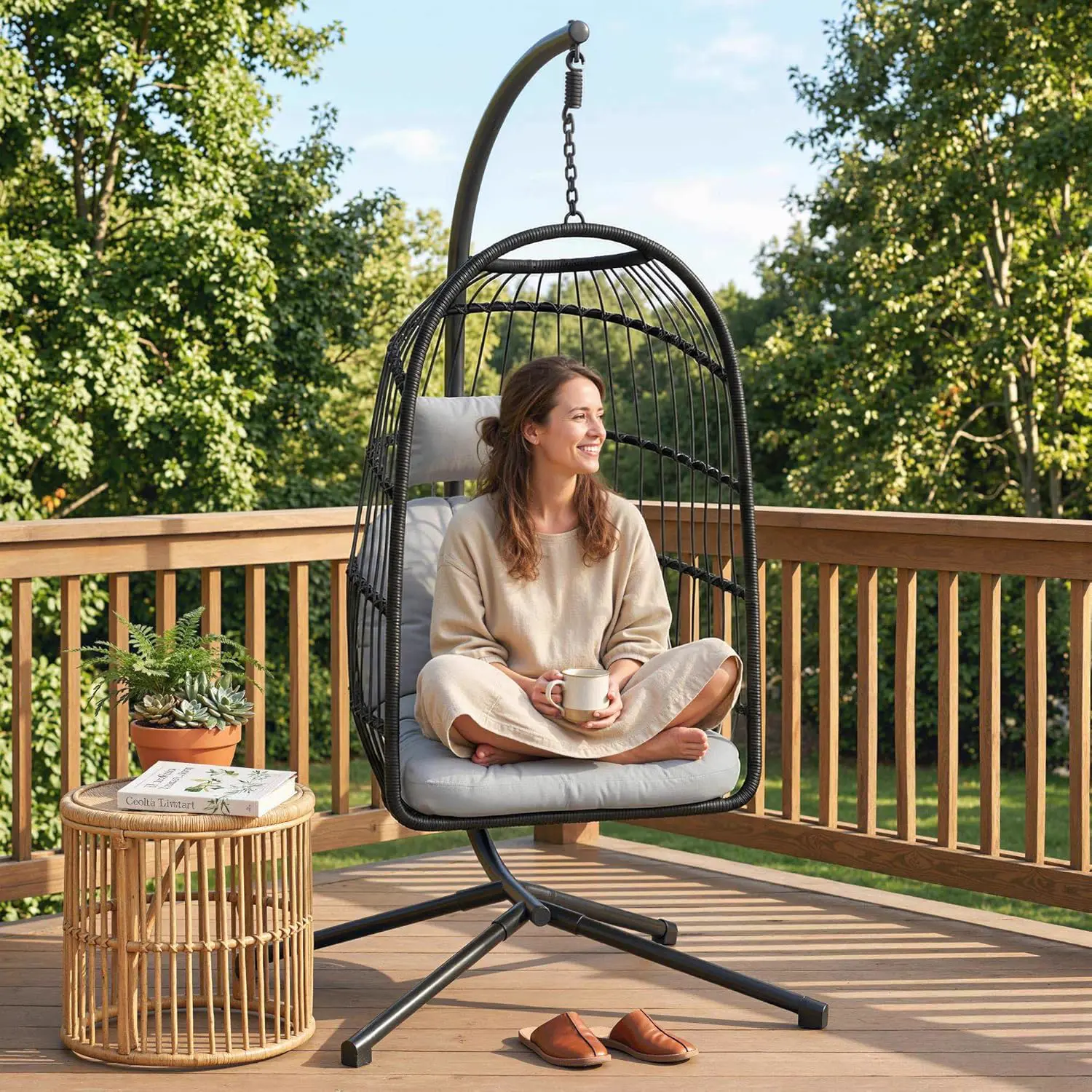 Fauteuils suspendus en métal gris vue 8