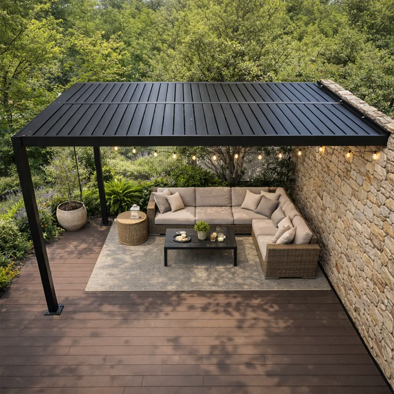 Pergola en aluminium noir 4x3 m adossée vue 3